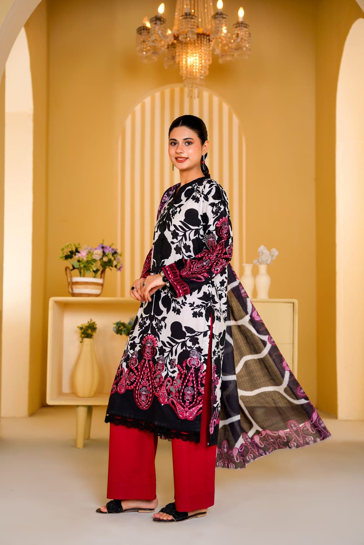 Onyx Bloom Print Suit view 3