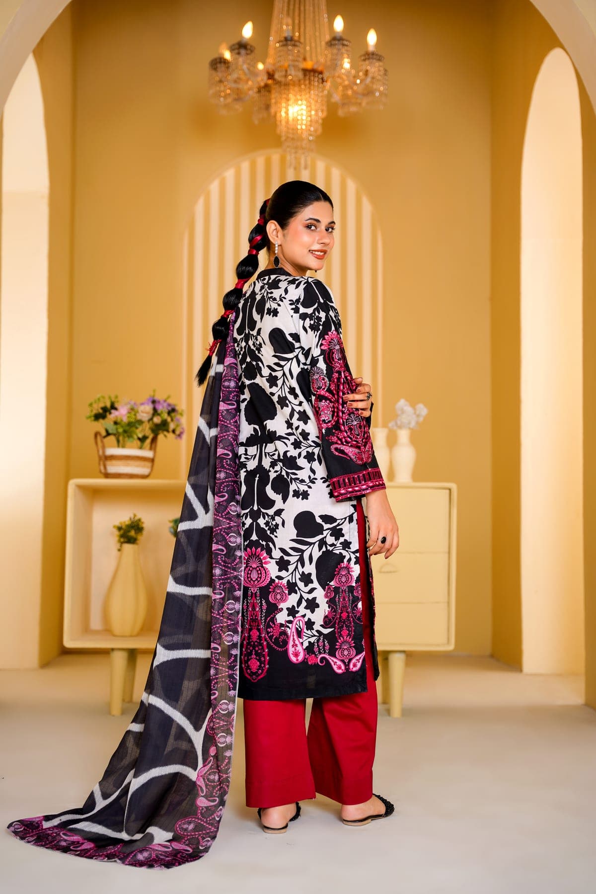 Onyx Bloom Print Suit view 4
